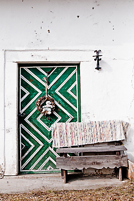 포토 JPG 해외이미지 전통 외관 유럽 벽 백그라운드 벤치 건축양식 주택 사람없음 야외 건물 목재 세로 초록색 문 수확 골동품 흰색 역사 오스트리아 재산 입장 복고 그런지 옛날 진짜 스타일 해외202004 해외포토 나무 건축물 건축 나라 컬러 농업 의자 재료 금융 파일형식 이미지허브