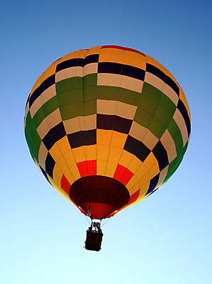 포토 JPG 해외이미지 스포츠 가족 하늘 바람 새로움 사람없음 야외 빨간색 초록색 파란색 컬러풀 노란색 바구니 축제 경쟁 흰색 열기구 뜨거움 공항 승차 파일럿 항공 시작 풍선 열광 공평 저지 해외202004 해외포토 자연요소 직업 컬러 컨셉 관계 항공교통 교통시설 모션 날씨 파일형식 이미지허브