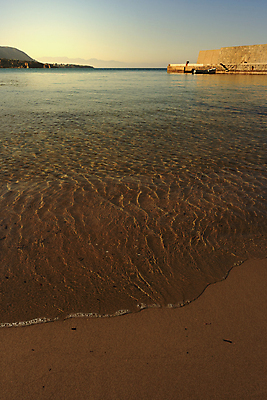 포토 JPG 해외이미지 계절 모래 파도 바다 여행 조류 하늘 휴가 휴식 풍경 사람없음 물 여름 파란색 평화 이탈리아 활발 만 뜨거움 내추럴 해일 수평선 해외202004 해외포토 자연요소 동물 유럽 컬러 컨셉 자연재해 파일형식 이미지허브