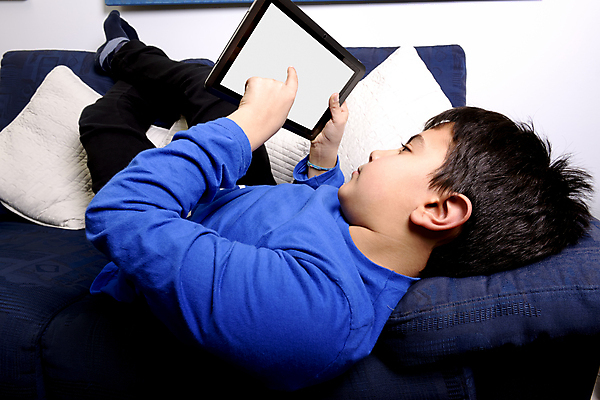 포토 JPG 해외이미지 백인 모델 손 교육 남자 행복 어린이 관리 창조 한명 사람 소년 취미 야외 카메라 디지털 사진촬영 장비 모임 흰색 표현 작음 발사 사진사 필름 해외202004 해외포토 서양인 1 감정 컬러 신체부위 전자제품 촬영 크기 작가 파일형식 이미지허브