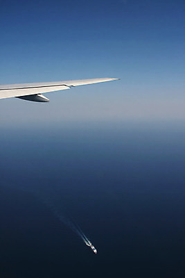 포토 JPG 해외이미지 지구 바다 여행 이동 비즈니스 하늘 비행기 사람 사람없음 파란색 세계 글로벌 지구본 화물 연결 항공 무역 제트기 승객 포트 물류 대패 로딩 루트 해외202004 해외포토 산업 컬러 컨셉 항공교통 대중교통 운송업 파일형식 이미지허브