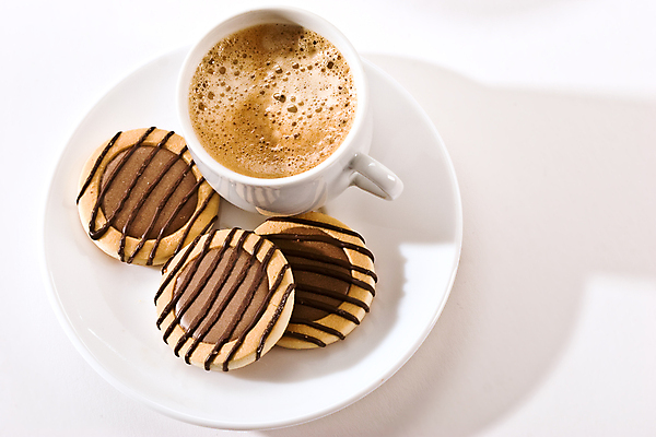 포토 JPG 해외이미지 커피 음료 음식 디저트 사람없음 컵 갈색 초콜릿 숟가락 검은색 우유 흰색 뜨거움 달콤 아침식사 아로마 열정 단절 카페인 해외202004 해외포토 식기 감정 컬러 유제품 수저 식사 맛 파일형식 이미지허브