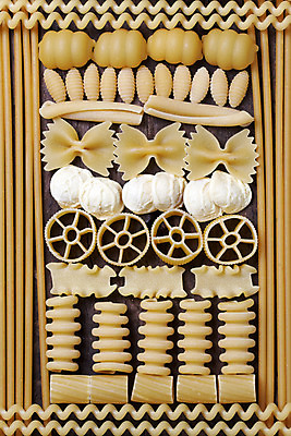 포토 JPG 해외이미지 문화 음식 백그라운드 다이어트 재료 파스타 건강 스파게티 요리 사람없음 노란색 저녁식사 이탈리아 흰색 지중해 먹기 질감 날것 점심식사 고립 탄수화물 해외202004 해외포토 유럽 바다 컬러 모션 서양음식 식사 파일형식 이미지허브