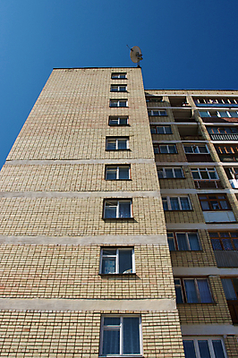 포토 JPG 해외이미지 외관 건축양식 창문 부동산 벽돌 아파트 주택 안전 사람없음 야외 건물 발코니 도시 수리 버리기 부식 타운 공동주택 멀티 옛날 많음 해외202004 해외포토 건축물 건축 컨셉 모션 재산 파일형식 이미지허브