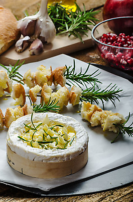 포토 JPG 해외이미지 접시 유럽 음식 빵 줄기 백그라운드 재료 디저트 치즈 건강 요리 사람없음 목재 식사 저녁식사 흰색 신선 원형 달콤 상품 굽기 먹기 크림 토스트 부드러움 석류 꿀 로즈메리 프랑스어 바이오 백리향 해외202004 해외포토 도형 나무 식물 문자 식기 나라 컬러 과일 모션 유제품 감각 맛 구이 허브 파일형식 이미지허브