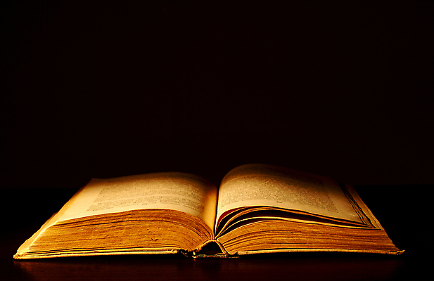 포토 JPG 해외이미지 디자인 교육 종이 벽 백그라운드 텍스트 학교 벽지 탁자 미술 사람없음 목재 책 빛 스터디 갈색 쌓기 우주 검은색 어둠 수확 골동품 오픈 역사 도서관 복고 문학 페이지 그런지 옛날 해외202004 해외포토 나무 컬러 가구 농업 재료 모션 문화예술 학습 파일형식 이미지허브