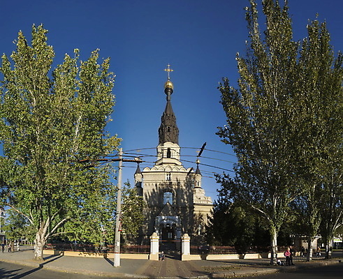 포토 JPG 해외이미지 나무 전통 외관 공원 종교 여행 십자가 건축양식 파노라마 풍경 사람없음 야외 건물 장식 여름 성당 교회 종 기둥 도시 중세 역사 성자 아치 정사각형 신성 그리스인 순례 우크라이나 해외202004 해외포토 도형 서양인 식물 건축물 계절 공공시설 건축 유럽 종교건축 촬영기법 파일형식 이미지허브