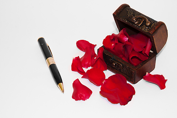 포토 JPG 해외이미지 식물 꽃잎 꽃 백그라운드 꽃무늬 자연 휴가 발렌타인데이 선물 사랑 사람없음 야외 목재 빨간색 여름 연필 장미 벚꽃 축하 신선 개화 닫기 편지 싱글 내추럴 궤 해외202004 해외포토 나무 계절 감정 컬러 컨셉 무늬 재료 모션 데이이벤트 학용품 필기구 생태계 파일형식 이미지허브