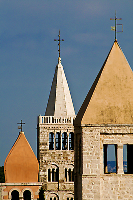 포토 JPG 해외이미지 응시 유럽 바다 섬 여행 건축양식 창문 휴가 사람없음 건물 탑 맑음 도시 역사 타운 크로아티아 종탑 옛날 해외202004 해외포토 건축물 시선 건축 나라 날씨 파일형식 이미지허브