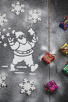 포토 JPG 해외이미지 템플릿 행복 실루엣 별 크리스마스 겨울 가방 손가락 자연 회색배경 휴가 새로움 크리스마스카드 선물 사람없음 빨간색 달리기 산타클로스 머리 냉동 수확 흰색 신용카드 눈송이 메시지 만화 연도 부식 복고 엽서 분무기 눈덩이 재촉 그런지 옛날 카피스페이스 클라우스 해외202004 해외포토 자연요소 손 잡화 계절 기념일 감정 컬러 백그라운드 컨셉 농업 모션 카드_감사 눈_날씨 촬영기법 신체부위 금융 공백 회색 편지 생태계 파일형식 이미지허브
