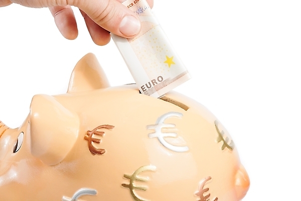 포토 JPG 해외이미지 백인 직업 1 손 유럽 백그라운드 컨셉 지폐 돈 비즈니스 손가락 안전 정장 사람없음 금융 장난감 동전 돼지저금통 저금통 유로 흰색 잡기 비즈니스맨 도자기 절약 재산 컨테이너 오브젝트 주기 수납 보물 보험 위기 페니 자선단체 비용 해외202004 해외포토 서양인 옷 남자 나라 산업 컬러 모션 신체부위 경제 저축 직장인 그룹 자선 파일형식 이미지허브