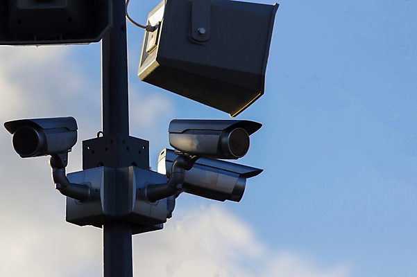 포토 JPG 해외이미지 외관 응시 산업 선 벽 백그라운드 유리 주택 기술 경고 경비 안전 사람없음 야외 카메라 모니터 텔레비전 일몰 장비 흰색 관찰 도시 재산 보호 손목시계 순환 보안 전자 공포 감시 시스템 동영상 캠코더 남동생 사생활 스파이 제어 해외202004 해외포토 시선 시계 컬러 컨셉 장신구 모션 재질 건물 금융 전자제품 컴퓨터 노을 동생 파일형식 이미지허브