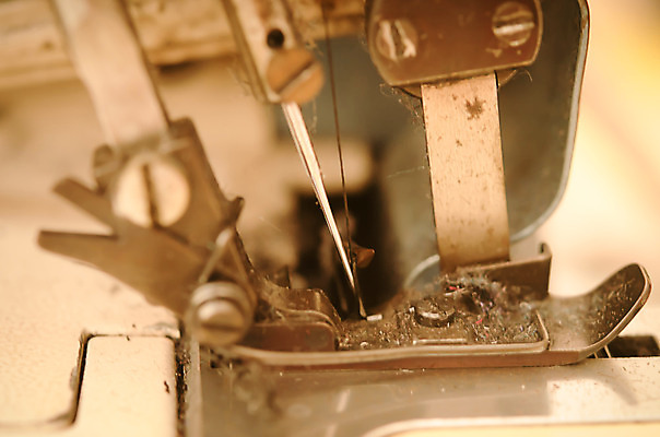 포토 JPG 해외이미지 디자인 옷 산업 백그라운드 공장 사람없음 유행 기계 장비 수확 골동품 공구 직물 업무 실 바느질 복고 수공예 재단 세피아 옛날 조작 해외202004 해외포토 농업 공업 촬영기법 도구 작업 공예 파일형식 이미지허브