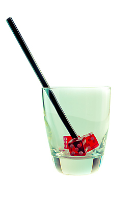 포토 JPG 해외이미지 음료 유리 놀이 귤 사람없음 파티 얼음 주스 추위 게임 신선 칵테일 바 행운 도박 위험 시원함 큐브 카지노 주사위 상쾌 기회 포커 단절 라스베가스 해외202004 해외포토 자연요소 감정 컨셉 과일 재질 주류 이벤트 트럼프 파일형식 이미지허브