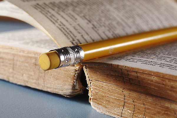 포토 JPG 해외이미지 교육 종이 백그라운드 컨셉 비즈니스 텍스트 학교 안내 주택 팜플렛 사람없음 책 파란색 단어 스터디 사무실 연필 노란색 공백 정보 업무 오픈 이름 가르침 도서관 척추 페이지 사전 고립 북마크 해외202004 해외포토 문자 컬러 학용품 뼈 건물 학습 필기구 작업 파일형식 이미지허브