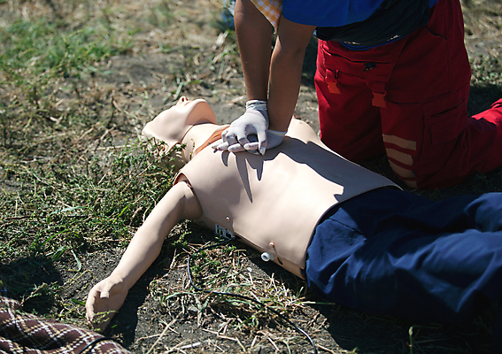 포토 JPG 해외이미지 손 의료기기 기술 사람없음 건강관리 강사 환자 의사 긴급 죽음 마사지 도움 가르침 구출 밀기 질병 구조원 충격 보여주기 구조대 궤 안전요원 해외202004 해외포토 직업 교육 컨셉 의학 모션 건강 관리 신체부위 의료진 파일형식 이미지허브
