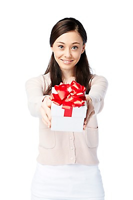 포토 JPG 스튜디오촬영 서양인 외국인 백인 해외기획촬영 긴머리 2012년태국 여자 모션 실내 선물 한명 서기 미소 웃음 들기 누끼 사람 이벤트 상반신 20대 성인 라이프 앞모습 캐주얼 선물상자 주기 여자만 여자한명만 성인여자만 청년만 청년여자만 성인한명만 청년여자한명만 성인여자한명만 성인만 국내포토 1 헤어스타일 옷 뷰포인트 표정 인종 청년 내부 생활 상자 파일형식