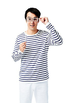 포토 JPG 스튜디오촬영 서양인 외국인 백인 해외기획촬영 2012년태국 남자 종이 안경 모션 실내 한명 서기 미소 웃음 들기 누끼 사람 성인 라이프 앞모습 캐주얼 30대 줄무늬 페이퍼플레이 성인남자한명만 장년만 장년남자만 장년남자한명만 국내포토 1 잡화 옷 뷰포인트 무늬 표정 인종 내부 생활 장년 남자만 남자한명만 성인남자만 성인만 파일형식