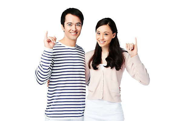 포토 JPG 스튜디오촬영 서양인 외국인 백인 해외기획촬영 라이프스타일 부부 커플 2012년태국 여자 남자 커플라이프 신혼부부 모션 남편 함께함 실내 미소 웃음 누끼 사람 손짓 상반신 성인 두명 라이프 앞모습 캐주얼 30대 아내 약속 신혼 새끼손가락 장년만 성인만 국내포토 옷 뷰포인트 컨셉 관계 표정 인종 내부 생활 장년 파일형식