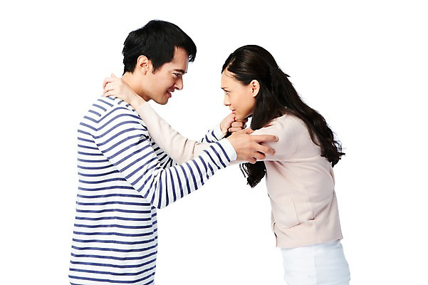 포토 JPG 스튜디오촬영 서양인 외국인 백인 해외기획촬영 라이프스타일 부부 커플 2012년태국 여자 남자 커플라이프 신혼부부 남편 함께함 실내 누끼 사람 상반신 성인 두명 라이프 옆모습 캐주얼 30대 마주보기 분노 아내 싸움 신혼 부부싸움 노려봄 장년만 성인만 국내포토 옷 감정 뷰포인트 컨셉 관계 모션 표정 인종 내부 생활 장년 파일형식