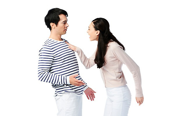 포토 JPG 스튜디오촬영 서양인 외국인 백인 해외기획촬영 라이프스타일 부부 커플 2012년태국 여자 남자 커플라이프 신혼부부 남편 함께함 실내 서기 누끼 사람 성인 두명 라이프 옆모습 캐주얼 30대 마주보기 분노 아내 싸움 신혼 부부싸움 말다툼 장년만 성인만 국내포토 옷 감정 뷰포인트 컨셉 관계 모션 인종 내부 생활 장년 파일형식