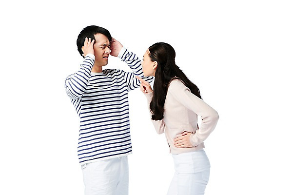 포토 JPG 스튜디오촬영 서양인 외국인 백인 해외기획촬영 라이프스타일 부부 커플 2012년태국 여자 남자 커플라이프 신혼부부 남편 함께함 실내 서기 누끼 사람 상반신 성인 두명 라이프 옆모습 캐주얼 30대 마주보기 분노 아내 싸움 두통 신혼 부부싸움 말다툼 장년만 성인만 국내포토 옷 감정 뷰포인트 컨셉 관계 모션 인종 내부 생활 장년 질병 파일형식