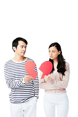 포토 JPG 스튜디오촬영 서양인 외국인 백인 해외기획촬영 라이프스타일 부부 커플 2012년태국 여자 남자 커플라이프 신혼부부 남편 함께함 실내 서기 들기 누끼 사람 상반신 성인 두명 라이프 앞모습 캐주얼 30대 마주보기 하트 아내 이별 싸움 신혼 부부싸움 노려봄 장년만 성인만 국내포토 모양 옷 뷰포인트 컨셉 관계 모션 표정 인종 내부 생활 장년 파일형식