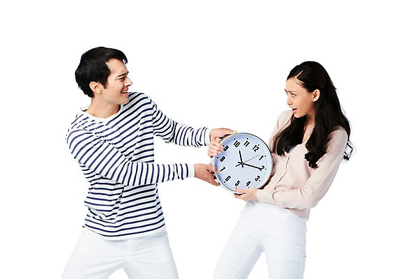 포토 JPG 스튜디오촬영 서양인 외국인 백인 해외기획촬영 라이프스타일 부부 커플 2012년태국 여자 남자 시계 커플라이프 신혼부부 남편 함께함 실내 서기 들기 누끼 사람 성인 두명 라이프 캐주얼 30대 마주보기 시간 아내 당기기 싸움 신혼 부부싸움 장년만 성인만 국내포토 옷 컨셉 관계 모션 인종 내부 생활 장년 파일형식