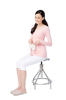 포토 JPG 스튜디오촬영 전신 서양인 외국인 백인 해외기획촬영 라이프스타일 응시 2012년태국 여자 여유 신발 의자 실내 실내화 한명 미소 웃음 들기 누끼 사람 앉기 20대 성인 라이프 옆모습 임산부 임신 출산 아기신발 출산준비 여자만 여자한명만 성인여자만 청년만 청년여자만 성인한명만 청년여자한명만 성인여자한명만 성인만 국내포토 1 시선 감정 뷰포인트 가구 모션 표정 인종 청년 내부 생활 아기용품 파일형식