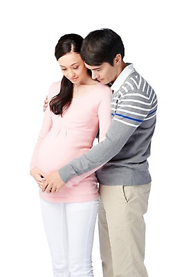 포토 JPG 스튜디오촬영 서양인 외국인 백인 해외기획촬영 라이프스타일 부부 커플 2012년태국 여자 남자 여유 커플라이프 신혼부부 안기 포옹 남편 실내 서기 누끼 사람 성인 두명 라이프 옆모습 캐주얼 30대 임산부 임신 아내 출산 신혼 장년만 성인만 국내포토 옷 감정 뷰포인트 관계 모션 인종 내부 생활 장년 파일형식