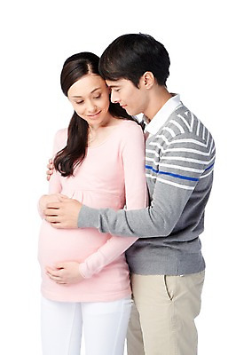 포토 JPG 스튜디오촬영 서양인 외국인 백인 해외기획촬영 라이프스타일 부부 커플 2012년태국 여자 남자 여유 커플라이프 신혼부부 안기 포옹 남편 실내 서기 누끼 사람 상반신 성인 두명 라이프 옆모습 캐주얼 30대 임산부 임신 아내 출산 신혼 장년만 성인만 국내포토 옷 감정 뷰포인트 관계 모션 인종 내부 생활 장년 파일형식