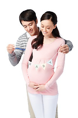 포토 JPG 스튜디오촬영 서양인 외국인 백인 해외기획촬영 라이프스타일 부부 커플 2012년태국 여자 남자 여유 커플라이프 신혼부부 남편 실내 서기 미소 웃음 들기 누끼 사람 성인 두명 라이프 앞모습 캐주얼 30대 임산부 임신 아내 출산 신혼 가랜드 국내포토 옷 감정 뷰포인트 관계 모션 표정 인종 내부 생활 장년 파티용품 파일형식