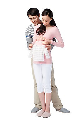 포토 JPG 스튜디오촬영 전신 서양인 외국인 백인 해외기획촬영 라이프스타일 부부 커플 응시 2012년태국 옷 여자 남자 여유 커플라이프 신혼부부 남편 실내 서기 미소 웃음 들기 누끼 사람 성인 두명 라이프 앞모습 캐주얼 30대 임산부 임신 아내 출산 신혼 유아복 출산준비 장년만 성인만 국내포토 시선 감정 뷰포인트 관계 모션 표정 인종 내부 생활 장년 아기용품 파일형식