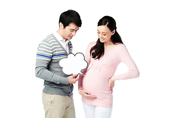 포토 JPG 스튜디오촬영 서양인 외국인 백인 해외기획촬영 라이프스타일 부부 커플 2012년태국 여자 남자 여유 커플라이프 말풍선 신혼부부 남편 실내 서기 미소 웃음 들기 누끼 사람 상반신 성인 두명 라이프 앞모습 캐주얼 30대 임산부 임신 아내 출산 신혼 페이퍼플레이 장년만 성인만 국내포토 옷 감정 뷰포인트 관계 모션 표정 인종 내부 생활 장년 파일형식