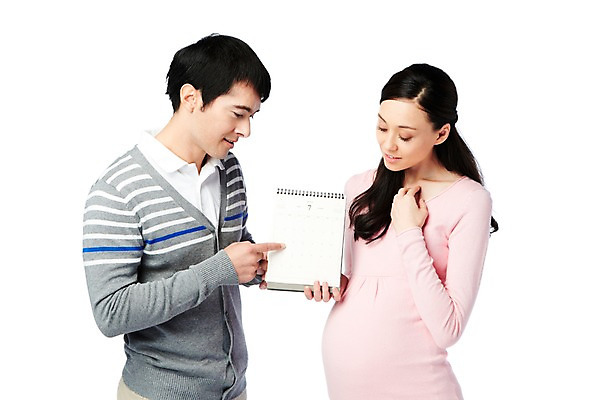 포토 JPG 스튜디오촬영 서양인 외국인 백인 해외기획촬영 라이프스타일 부부 커플 응시 2012년태국 여자 남자 여유 커플라이프 신혼부부 남편 실내 들기 누끼 사람 상반신 성인 두명 라이프 앞모습 캐주얼 30대 임산부 임신 달력 아내 출산 신혼 출산예정일 장년만 성인만 국내포토 시선 옷 감정 뷰포인트 관계 모션 인종 내부 생활 장년 파일형식