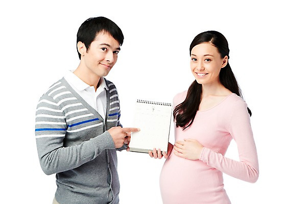 포토 JPG 스튜디오촬영 서양인 외국인 백인 해외기획촬영 라이프스타일 부부 커플 2012년태국 여자 남자 여유 커플라이프 신혼부부 남편 실내 미소 웃음 들기 누끼 사람 상반신 성인 두명 라이프 앞모습 캐주얼 30대 임산부 임신 달력 아내 출산 신혼 출산예정일 장년만 성인만 국내포토 옷 감정 뷰포인트 관계 모션 표정 인종 내부 생활 장년 파일형식