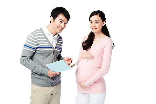 포토 JPG 스튜디오촬영 서양인 외국인 백인 해외기획촬영 라이프스타일 부부 커플 2012년태국 여자 남자 여유 커플라이프 신혼부부 남편 실내 서기 미소 웃음 들기 누끼 사람 상반신 성인 두명 라이프 앞모습 책 캐주얼 30대 독서 임산부 임신 아내 출산 태교 신혼 장년만 성인만 국내포토 옷 감정 뷰포인트 관계 모션 표정 인종 내부 생활 장년 파일형식