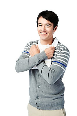 포토 JPG 스튜디오촬영 서양인 외국인 백인 해외기획촬영 라이프스타일 2012년태국 옷 남자 여유 남편 실내 한명 미소 웃음 들기 누끼 사람 상반신 성인 라이프 앞모습 캐주얼 30대 임신 출산 유아복 출산준비 성인남자한명만 장년만 장년남자만 장년남자한명만 국내포토 1 감정 뷰포인트 모션 표정 인종 내부 생활 장년 아기용품 남자만 남자한명만 성인남자만 성인만 파일형식