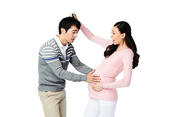 포토 JPG 스튜디오촬영 서양인 외국인 백인 해외기획촬영 라이프스타일 부부 커플 2012년태국 여자 남자 여유 커플라이프 신혼부부 남편 실내 누끼 사람 상반신 성인 두명 라이프 옆모습 캐주얼 30대 마주보기 임산부 임신 고통 아내 출산 신혼 산통 장년만 성인만 국내포토 옷 감정 뷰포인트 관계 모션 인종 내부 생활 장년 파일형식