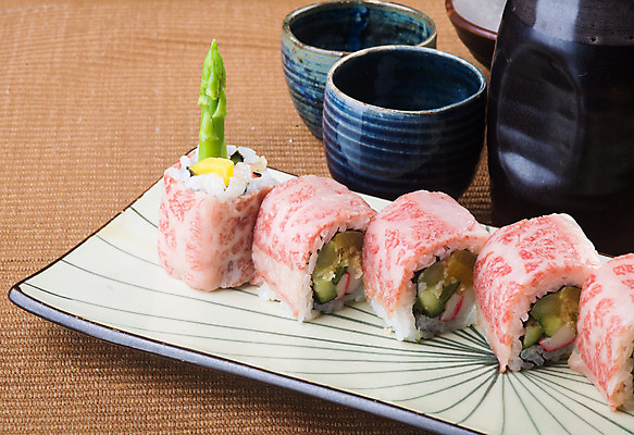 포토 JPG 해외이미지 전통 접시 아시아 음식 백그라운드 밥 오이 새우 어류 요리 동양인 사람없음 일본 검은색 식사 저녁식사 초밥 회 신선 해조류 맛 고추냉이 참치 장어 해산물 날것 롤 연어 생강 점심식사 해외202004 해외포토 식기 나라 컬러 컨셉 채소 갑각류 인종 수중동물 양념 해양식물 일본음식 파일형식 이미지허브