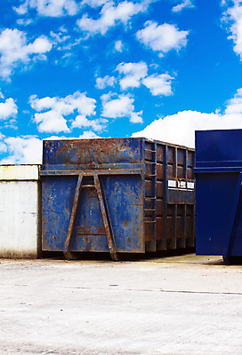 포토 JPG 해외이미지 남자 지구 하늘 사람없음 파란색 상자 환경 금속 재활용 회색 덮개 쓰레기통 업무 오픈 바퀴 센터 캔 쓰레기 폐기물 컨테이너 플라스틱 거절 청소 버리기 오브젝트 문제 낭비 생태학 줄이기 캡모자 해외202004 해외포토 모자_잡화 교육 산업 컬러 컨셉 모션 재질 사람 뚜껑 작업 친환경 파일형식 이미지허브