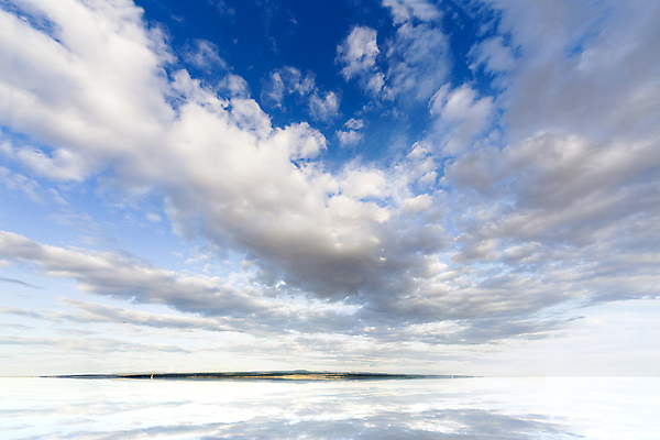 포토 JPG 해외이미지 나무 식물 구름 계절 호수 백그라운드 밭 농업 자연 하늘 날씨 파노라마 풍경 잔디 사람없음 야외 여름 파란색 강 햇빛 태양 농장 반사 평화 환경 맑음 침묵 봄 활발 자유 물방울 시골 숲 땅 언덕 장면 전국 수평선 해외202004 해외포토 자연요소 산업 컬러 컨셉 촬영기법 소리 생태계 파일형식 이미지허브