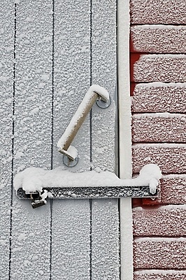 포토 JPG 해외이미지 벽 손잡이 사람없음 빨간색 문 얼음 회색 잠금 서리 반투명 옛날 해외202004 해외포토 자연요소 컬러 보안 파일형식 이미지허브