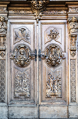 포토 JPG 해외이미지 외관 종교 조각 건축양식 표면 천사 손잡이 사람없음 야외 목재 장식 조각상 교회 문 이탈리아 기도 중세 역사 묘사 기념물 목각 천연기념물 르네상스 바로크 세기 올드타운 정문 스타일 존경 해외202004 해외포토 나무 건축 유럽 재료 종교건축 모션 건물 조형물 파일형식 이미지허브