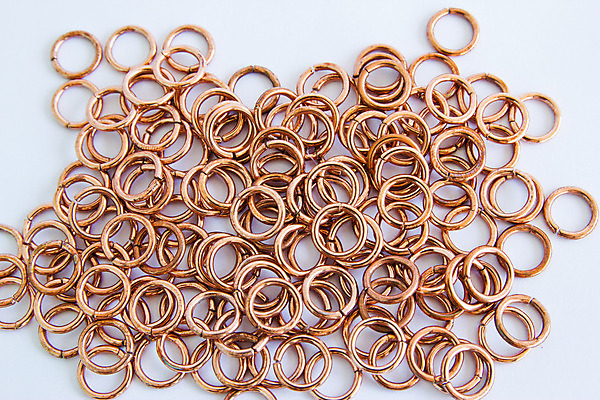 포토 JPG 해외이미지 디자인 산업 백그라운드 돈 공장 사람없음 빛 금속 어둠 힘 에너지 흰색 시원함 묘사 오브젝트 만족 그림 날카로움 철사 갈비뼈 고립 넘어짐 블러 특별함 흥미 환상 해외202004 해외포토 감정 컬러 컨셉 공업 모션 재질 뼈 재산 파일형식 이미지허브