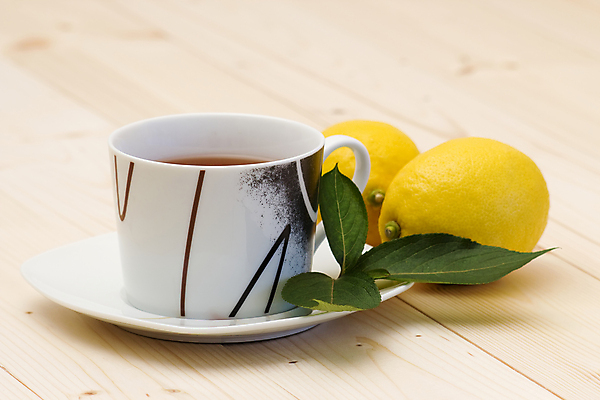 포토 JPG 해외이미지 전통 식기 영어 음료 음식 과일 영국 귤 건강 사람없음 컵 노란색 검은색 신선 뜨거움 항아리 액체 차 달콤 먹기 레몬 허브 컵받침 싱글 상쾌 향기 향 인플루엔자 해외202004 해외포토 식물 문자 감정 유럽 컬러 모션 도자기 바이러스 맛 받침대 냄새 파일형식 이미지허브