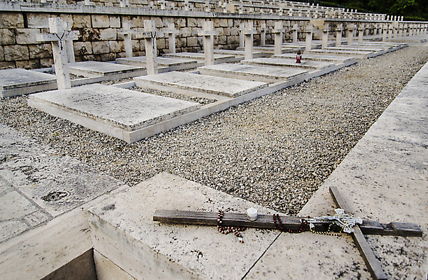 포토 JPG 해외이미지 나무 유럽 기독교 종교 건축양식 하늘 군대 사람없음 건물 교회 여행객 이탈리아 군인 소나무 역사 언덕 싸움 전쟁 신성 광택 수도원 전쟁터 바실리카 수녀원 숭배 신앙심 옛날 몬테카를로 해외202004 해외포토 식물 직업 건축물 건축 나라 종교건축 모션 사람 국군 모나코 파일형식 이미지허브