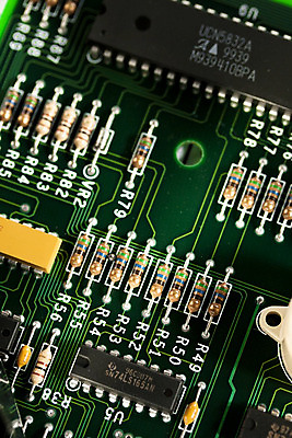 포토 JPG 해외이미지 선 과학 부분 기술 사람없음 전자제품 숫자 금속 디지털 검은색 장비 흰색 신용카드 계획 편지 묘사 라디오 반도체 철사 시스템 공학 유지 판지 다이오드 마더보드 메인보드 엘리먼트 하드웨어 해외202004 해외포토 문자 교육 컬러 컨셉 재질 금융 컴퓨터 파일형식 이미지허브