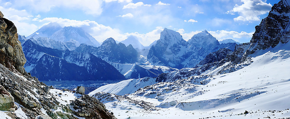 포토 JPG 해외이미지 구름 아시아 여행 백그라운드 자연 하늘 산 파노라마 풍경 사람없음 파란색 얼음 안개 흰색 빙하 네팔 통과 절정 히말라야 눈내림 해외202004 해외포토 자연요소 나라 컬러 날씨 눈_날씨 촬영기법 생태계 파일형식 산맥 이미지허브