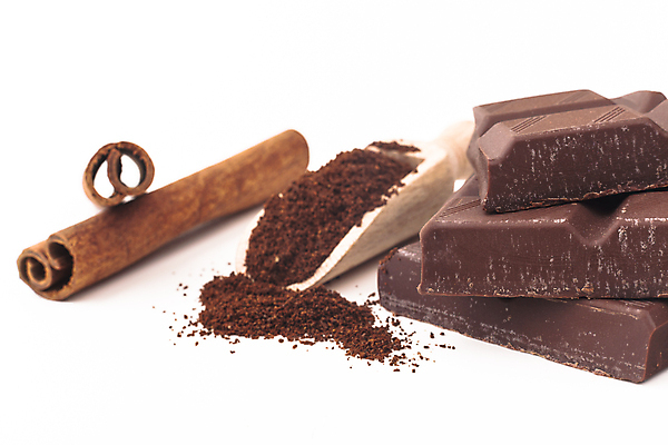 포토 JPG 해외이미지 음식 조각 백그라운드 재료 부분 디저트 건강 사탕 사람없음 갈색 쌓기 초콜릿 검은색 어둠 기쁨 흰색 바 거친 막대기 달콤 맛 유혹 가루 설탕 묘사 아로마 영양 칼로리 코코아 중독 흙더미 충동구매 고립 깨짐 시나몬 카카오 억울 개조 해외202004 해외포토 감정 음료 컬러 컨셉 모션 쇼핑 흙 과소비 파일형식 더미 이미지허브